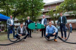 Eerste zonnestroominstallatie voor sociale huurwoningen van start in Leiderdorp