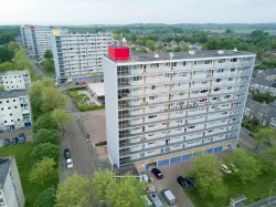 Renovatie galerijophoging met keramische tegels in Vlissingen