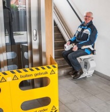 Iedereen MOBIEL tijdens liftstilstand